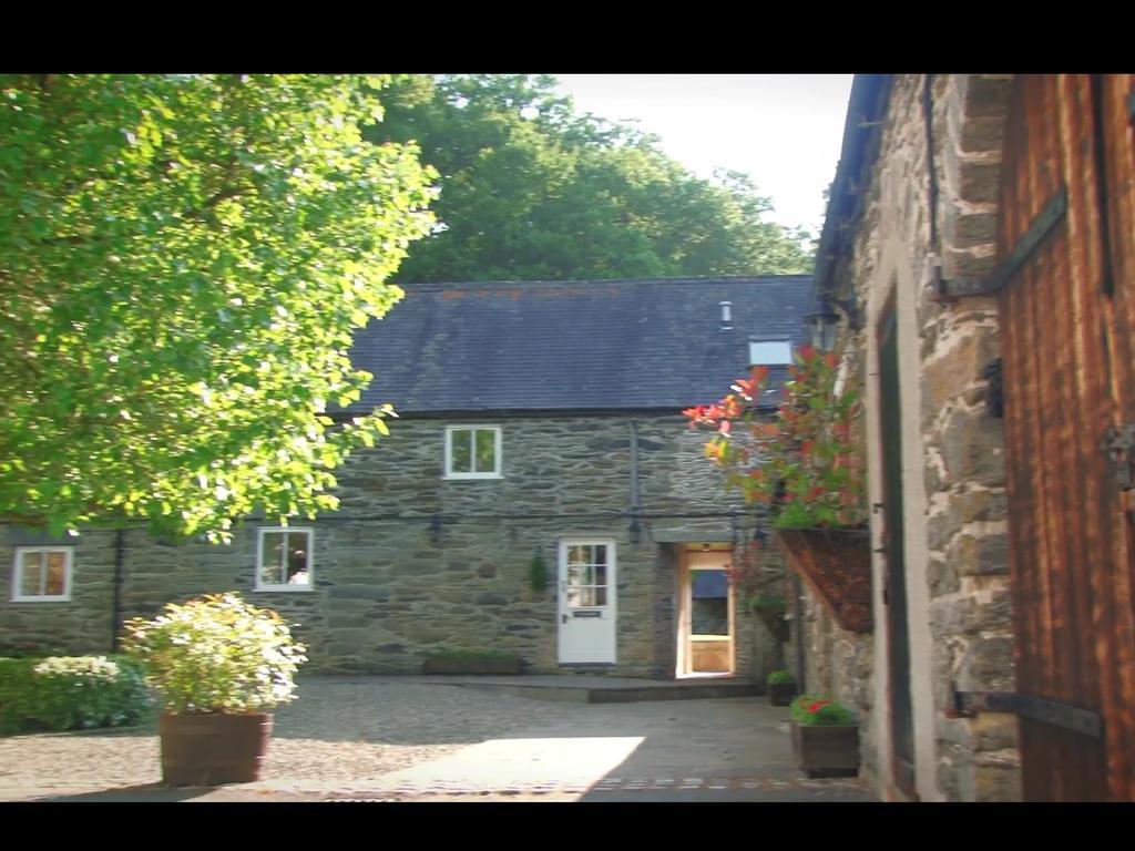 Bryn Melyn Farm Cottages Бэйла Экстерьер фото